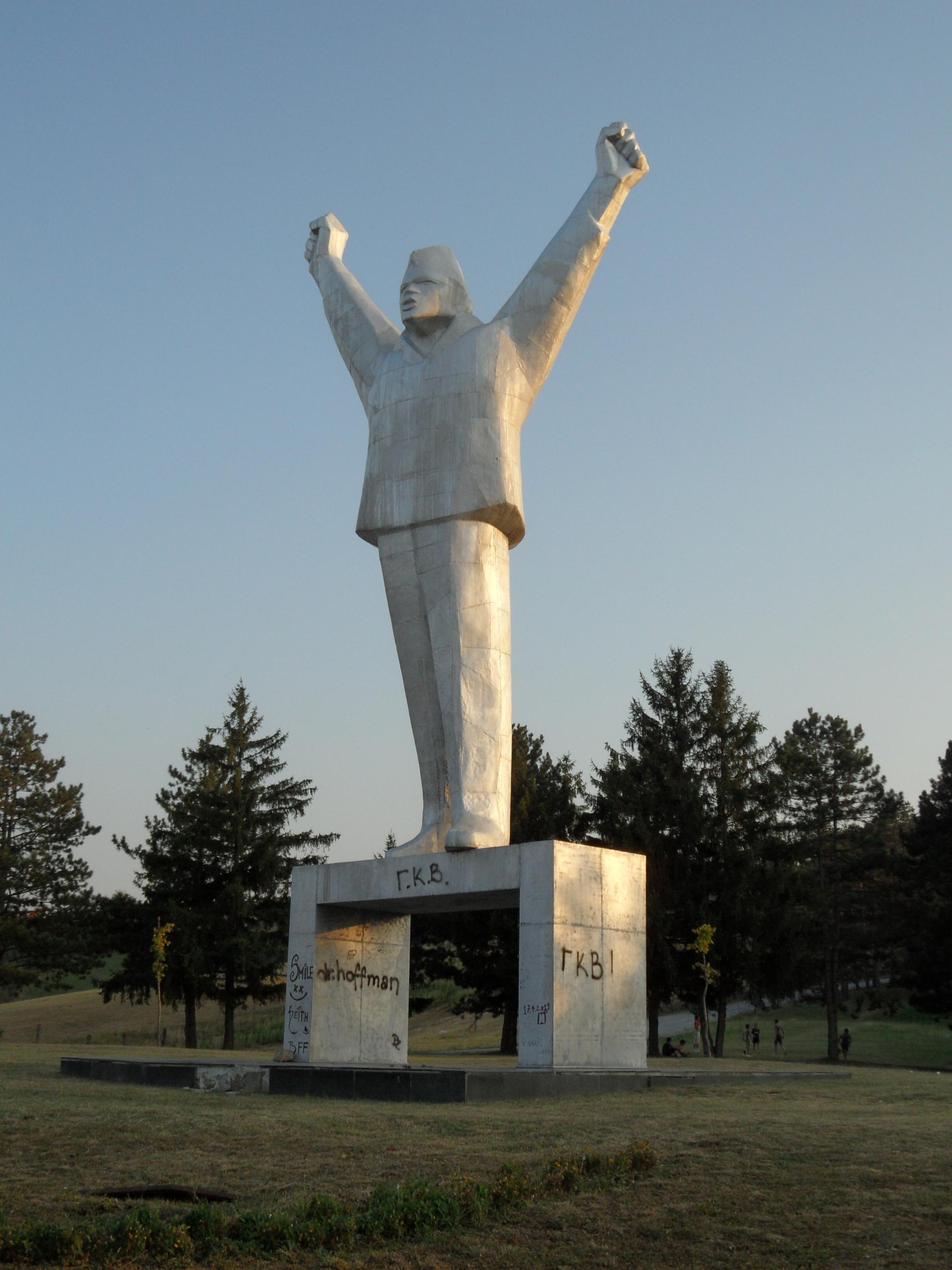 Valjevo spomenik Stjepan Filipovic foto wikimedia Mazbln scaled