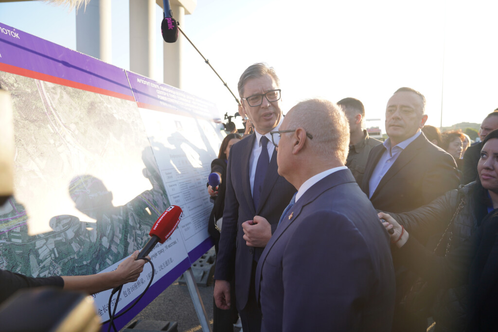 Kineske pare u džepovima srpskih političara i biznismena