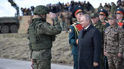 Putin pred vratima 14 9165586 copy