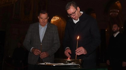 Vucic Moleban02 b copy