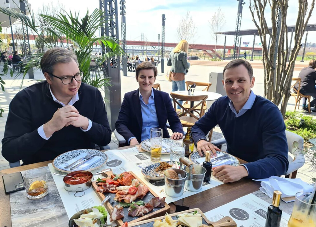 Desetine miliona razloga za brigu 6 vucic brnabic mali copy