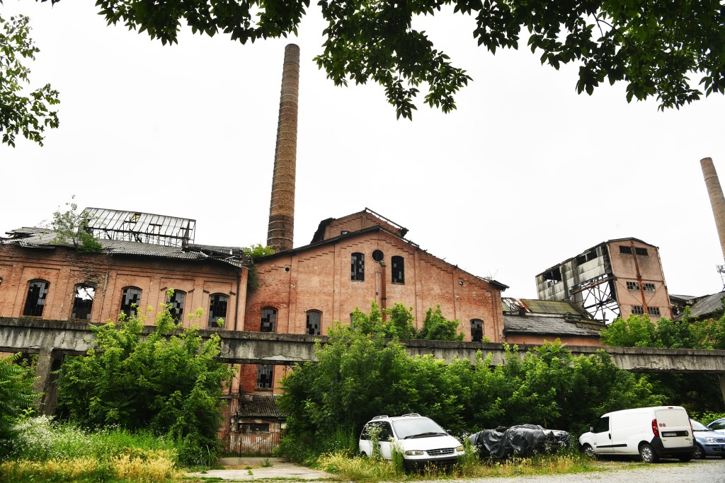Vlast prodaje jeftino, pa kupuje po osam puta većoj ceni 3 Stara secerana foto Vesna Lalic Radar 83 copy
