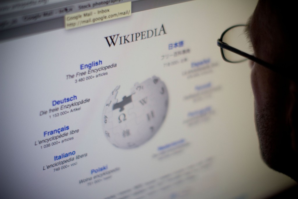 Da li srpska Vikipedija ignoriše proteste? 5 Wikipedia website