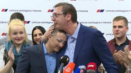 vucic stefanovic zagrljaj foto n1