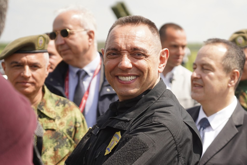 Strine, vile, roleksi i državni mačevi 10 1651324503 stit batajnica 30042022 0196 copy