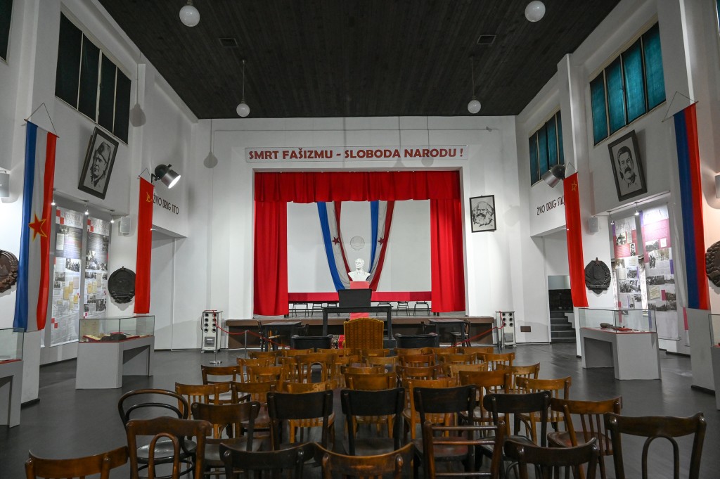 Jesmo li jedina zemlja koja ignoriše sopstveni oblik vladavine 3 Ajdin Kamber Shutterstock copy