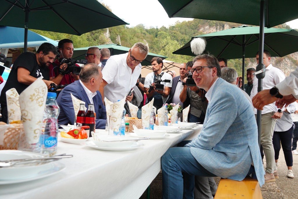 Sprema li se Dodik za bekstvo 3 vucic mali zvornik 06092024 0018 copy