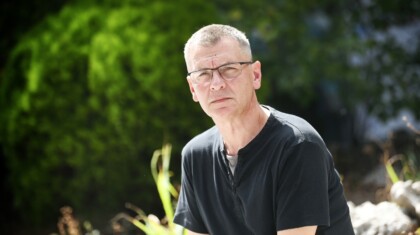 1657136088 VEC 6694 01