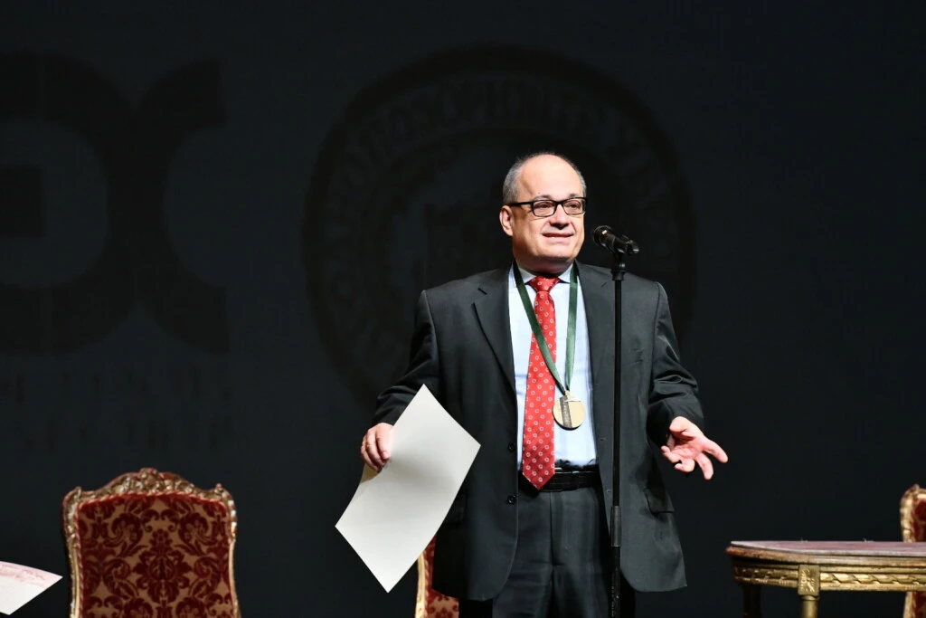 Naše je mesto uz Univerzitet, profesore i studente 2 1733660541809