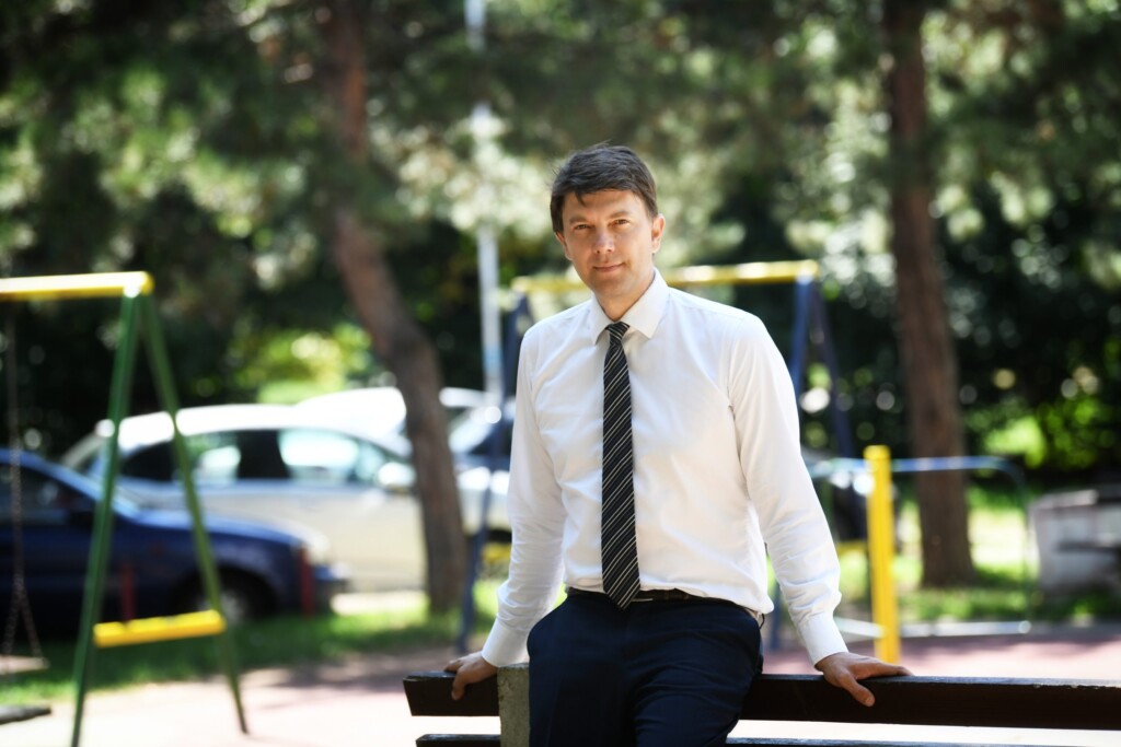 VEC 0965 01 scaled 1