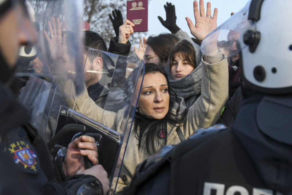 Nisam ja, majke mi 3 NOVI SAD BLOKADA PAORA I STUDENATA KOD RUMENKE 154