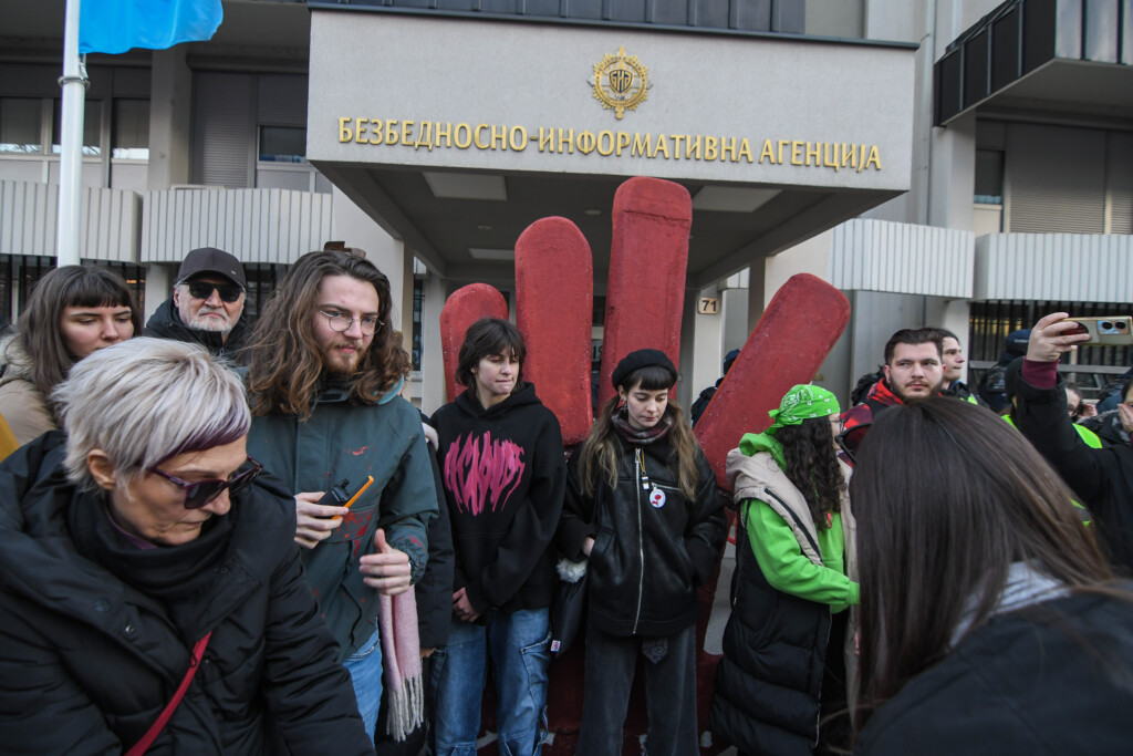 Cela Srbija na merama 2 NOVI SAD STUDENTSKI PROTEST ISPRED BIA FOTO NENAD MIHAJLOVIC 119