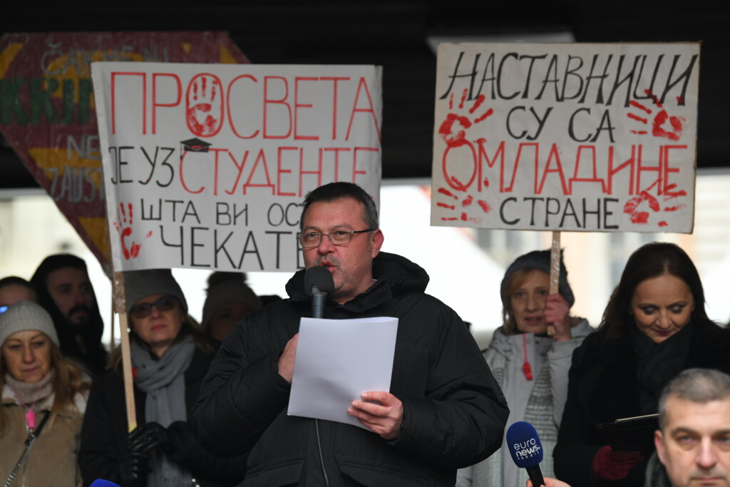 Svečani pendreci za svečani početak škole 5 Protest Filozofski plato 200125 Foto Amir Hamzagic 41