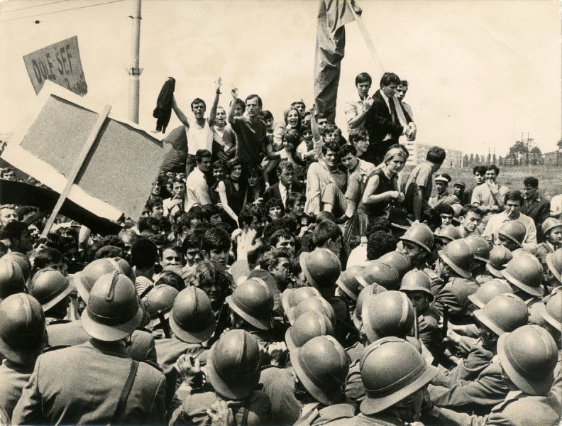 Studentske demonstracije u Beogradu 1968 foto Stevan Kragujevic wikipedia