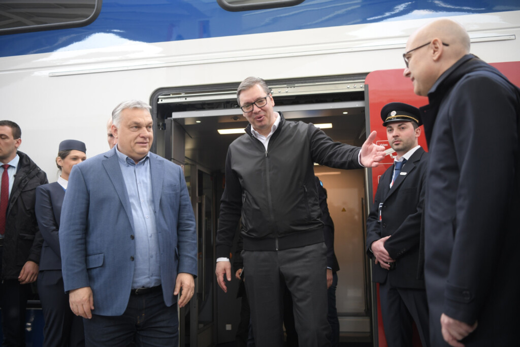 Pruga nebezbedna, a Vučić insistira da se otvori za saobraćaj 2 Viktor Orban i Aleksandar Vucic Foto Dragan MujanNova 7