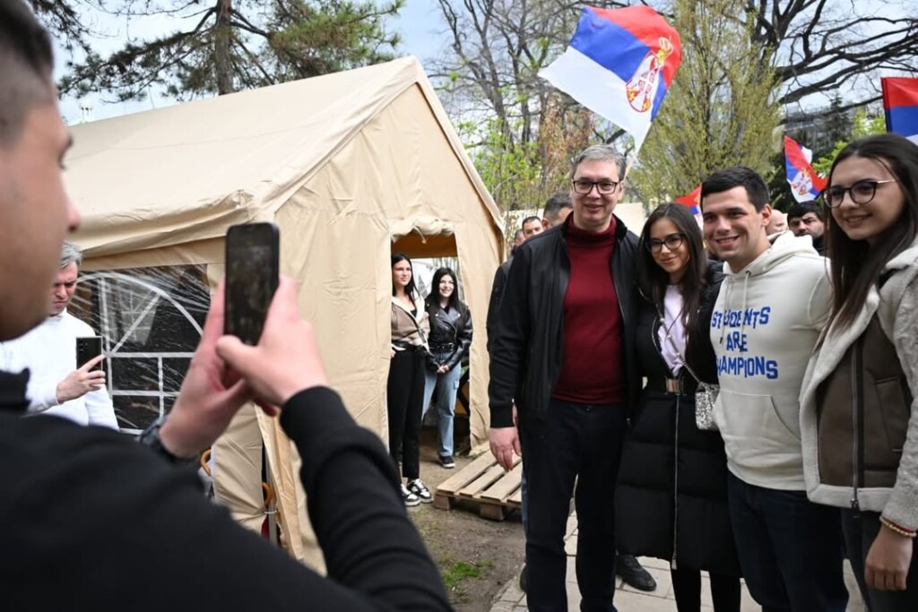 Ako ne pobedimo mrak, mrak će pobediti nas 2 1743254757 vucic 15