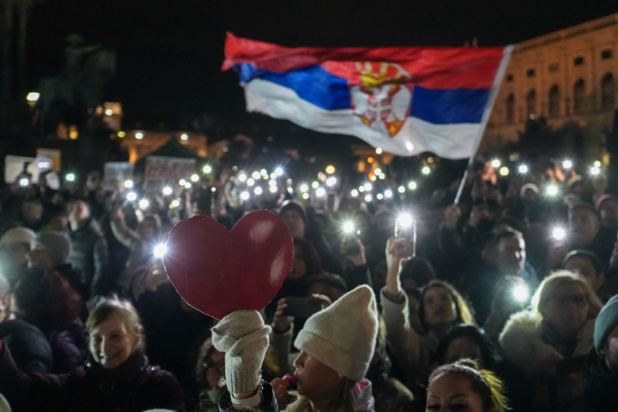 Režim će pokušati dijasporu da podeli na „patriote“ i „neprijatelje“ 1 1744097516 Put studenata Bratislava Bec i docek u Becu 080425 Foto Marko Risovic Kamerades 20 scaled 1