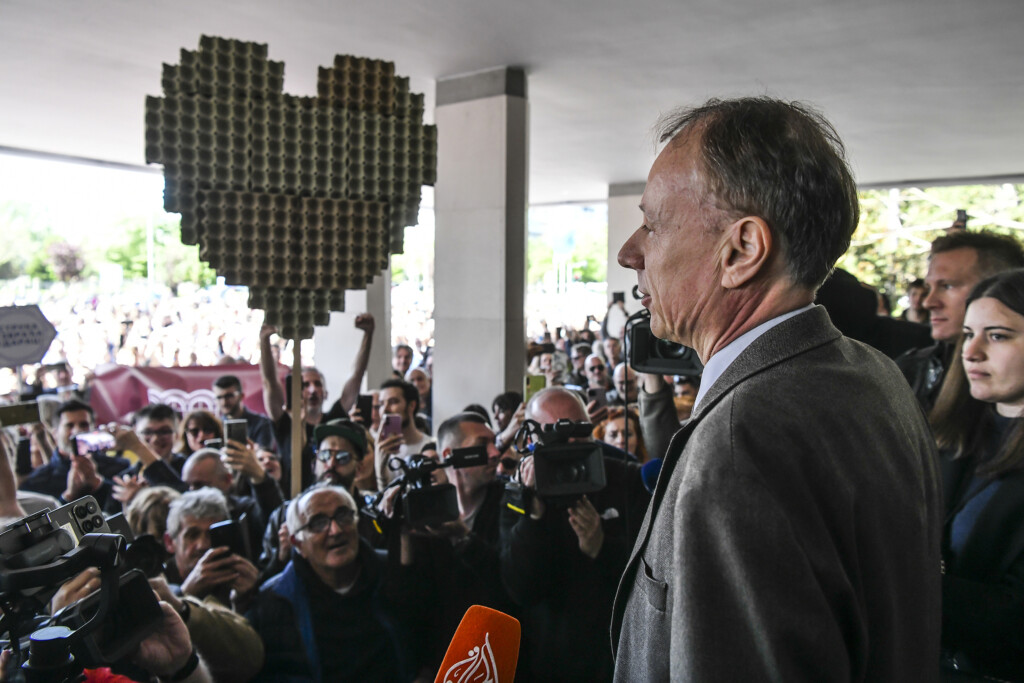 Požrtvovani studenti, žrtveni univerziteti i razni profesori 4 SRD 2349