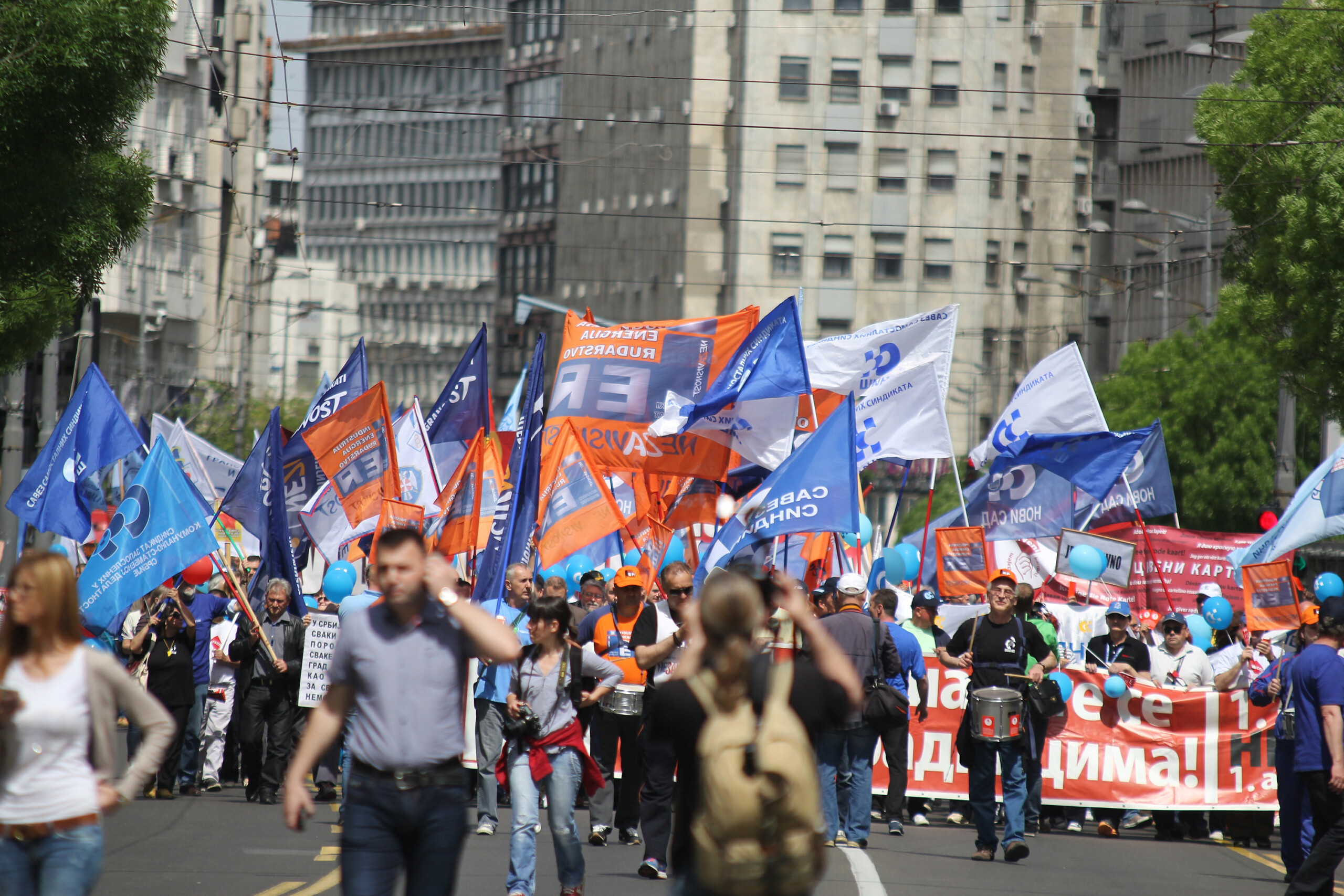Od „radnika koji ćuti“ do „radnika koji zna svoja prava“ 1 maj protesti bgd 01052015 019