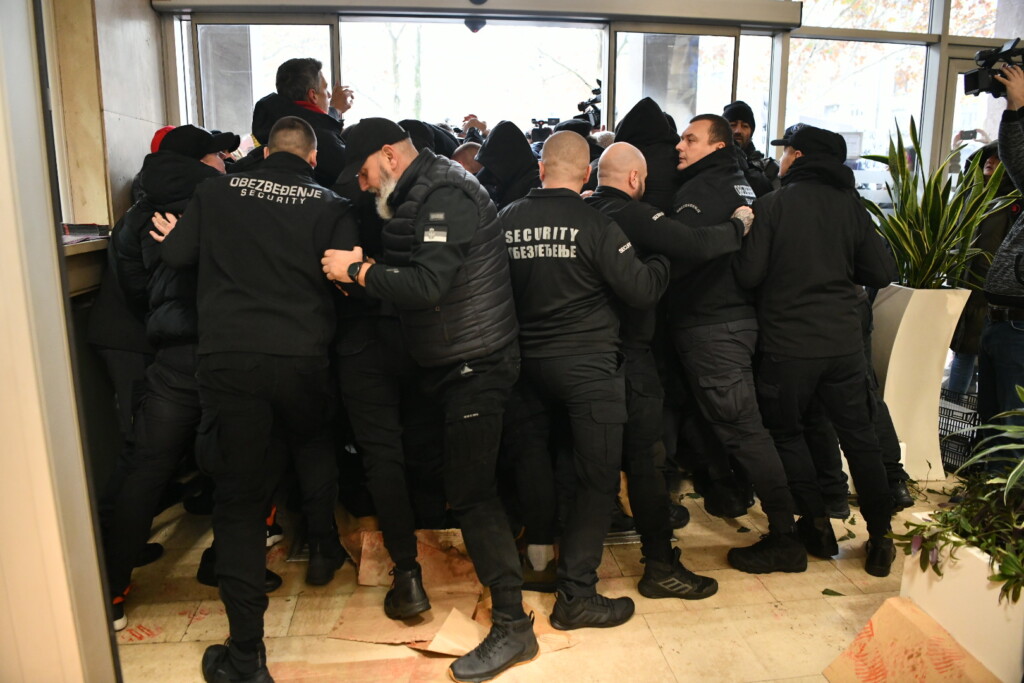 1735114628 1735114507775