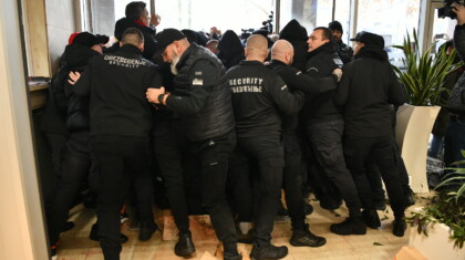 1735114628 1735114507775