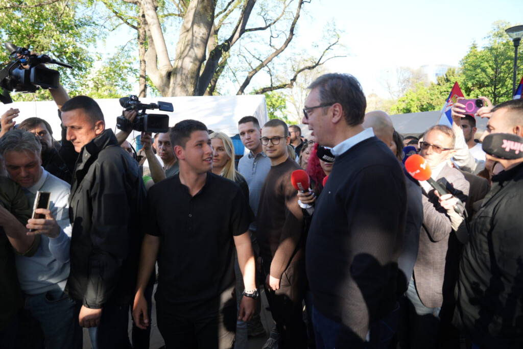 Oni kao hoće, on im kao ne da 2 1744996196 vucic 18042025 0064 scaled 1