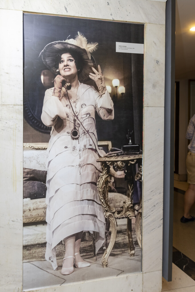 Diva koja je u humoru pronašla mir 5 Izlozba Olivera MarkovicIMG 7854 copy