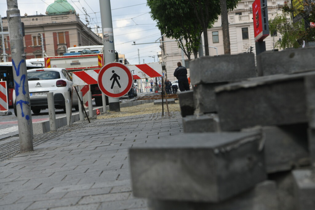 Krpež, beogradsko božanstvo 3 Trg republike kocke foto Amir Hamzagic 19