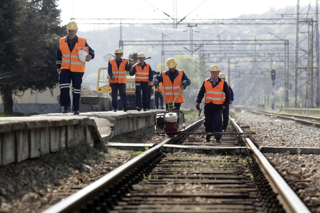 Vlast u novu opasnost srlja i brže od 200 na sat