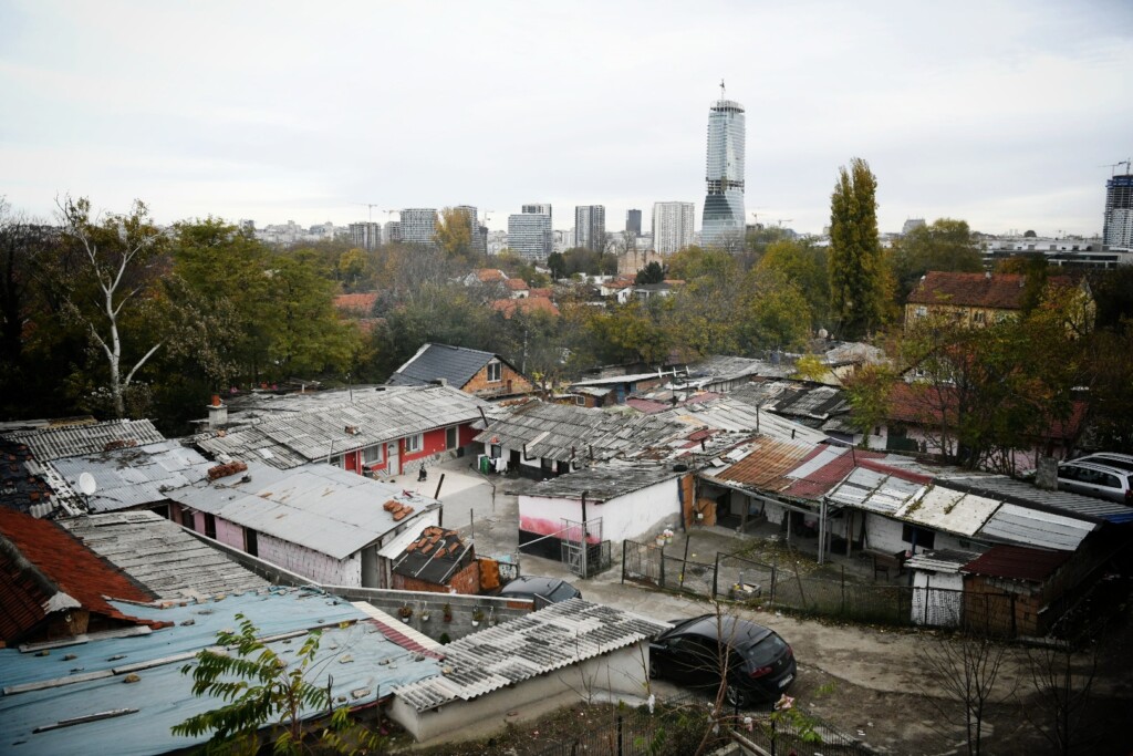 1635974151 VEC 3890 1 01