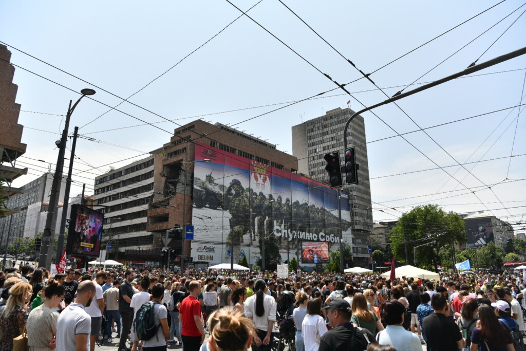 Onlajn nastava i oflajn hapšenja 2 1749463771 Protest blokda raskrnica Fakulteti NA RASKRSNICI Foto Vesna Lalic 48