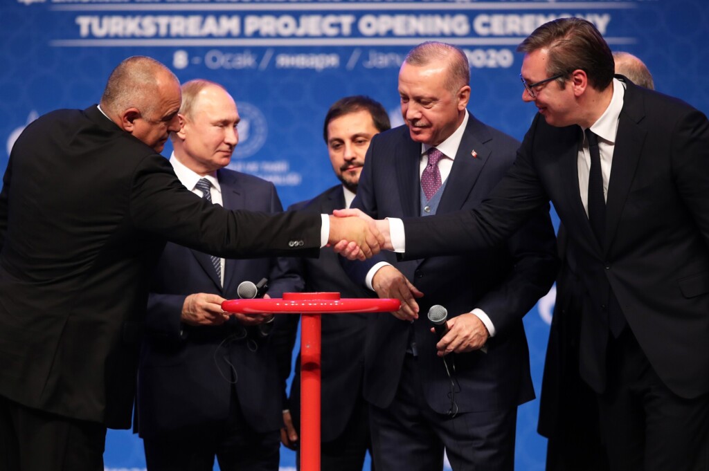 Politikom protiv zakona fizike 2 7080604