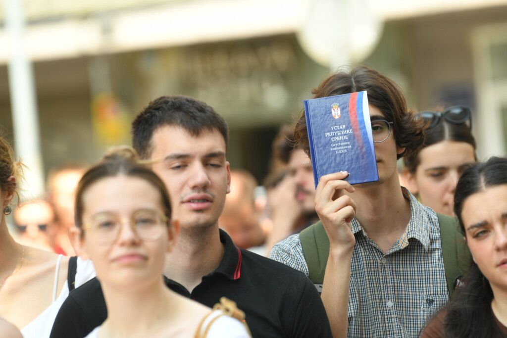 Nije vaš život ugrožen nego fotelja 3 HAM 9910