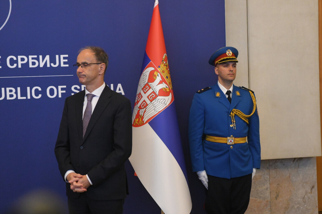 Fali samo ministarstvo za čekanje