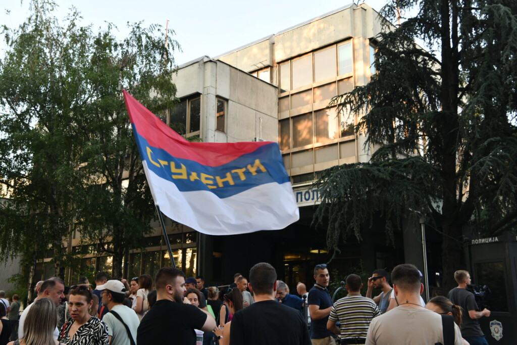Kako smo sistematski uništeni od idiota 2 protest policija novi beograd 050625 foto vesna lalic nova rs 2