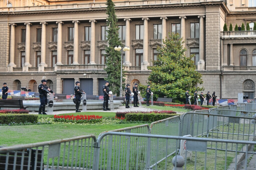Nema vama pomoći, Vučići 3 protest setnja od pravnog do predsednistva 040625 foto goran srdanov nova rs 15