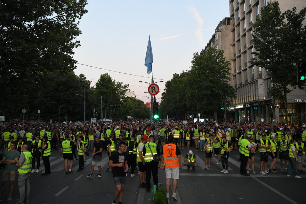 Čišćenje minskog polja 4 vidimo se na vidovdan protest 280625 foto amir hamzagic nova rs 24