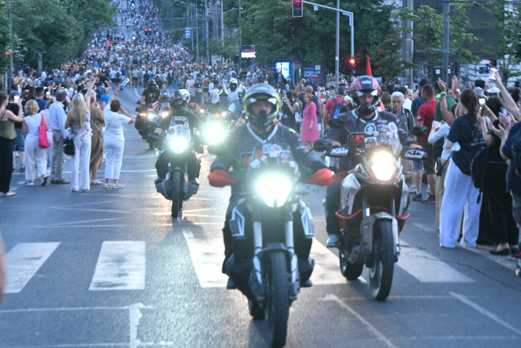 Vlast nelegitimna, batina realna 13 vidimo se na vidovdan protest slavija 280625 foto vladislav mitic nova rs 12