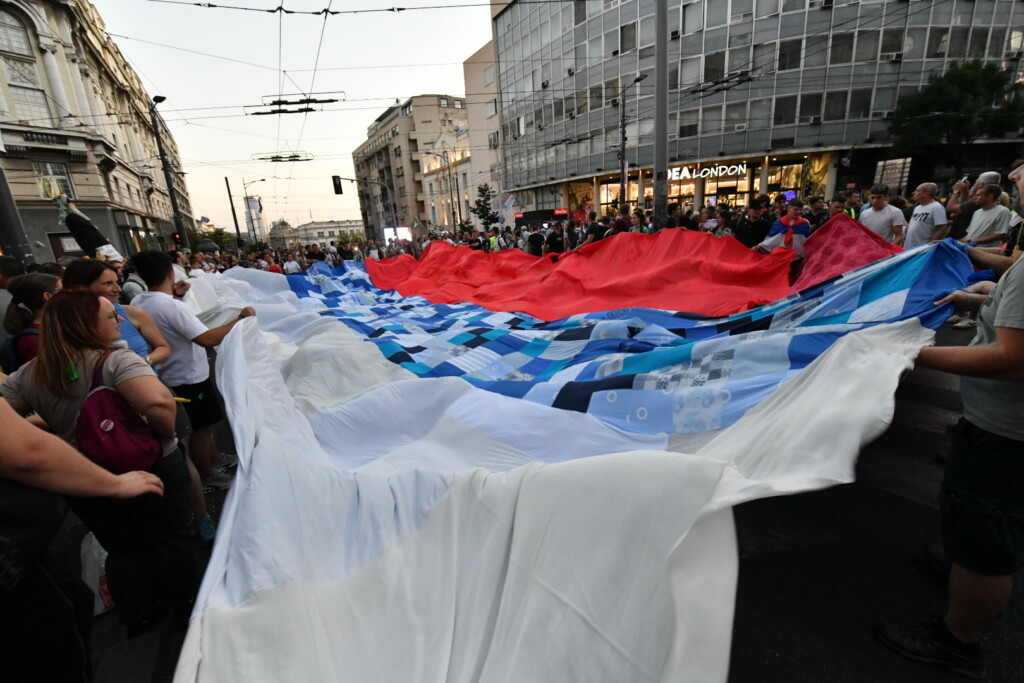 Jedinstvo uprkos ideološkim razlikama 2 vidimo se na vidovdan protest slavija 280625 foto vladislav mitic nova rs 13