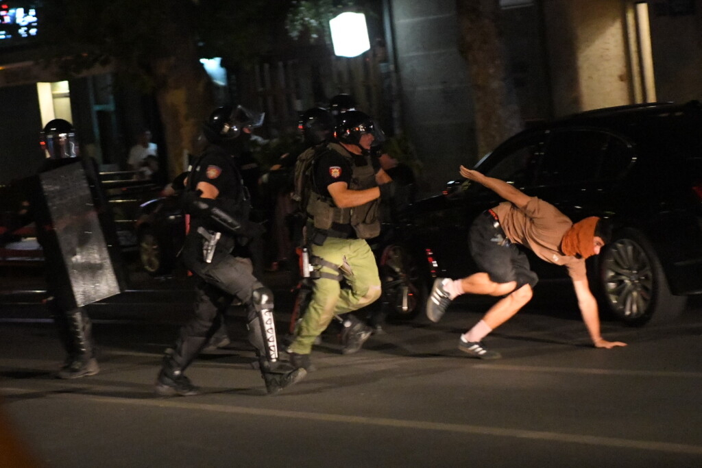 Cilj je bio da se studenti tuku i privedu 2 1751527198 Razbijanje blokada kod Vuka 030725 Foto Amir Hamzagic 13a