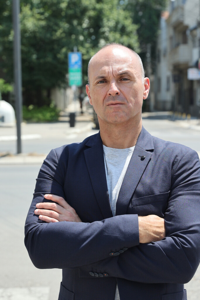 Samo plaćeni i ucenjeni su spremni da na ulici brane režim 4 Rastislav Dinic Foto Sasa DJordjevic 18 copy
