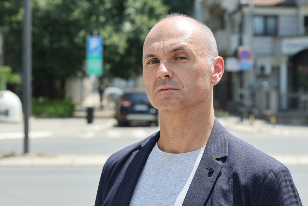 Samo plaćeni i ucenjeni su spremni da na ulici brane režim 2 Rastislav Dinic Foto Sasa DJordjevic 7 copy
