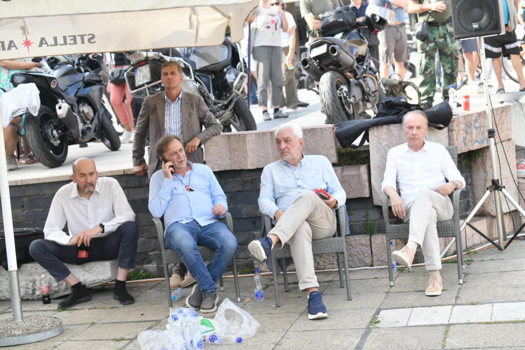 Erske mudrolije, blokadna verzija 6 Uzice protest Srbijo Uzice te zove 130725 Foto Goran Srdanov 39