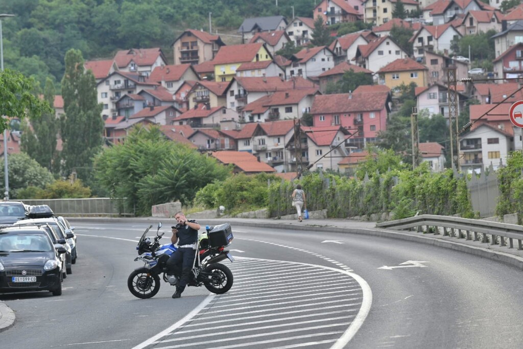 Erske mudrolije, blokadna verzija 3 Uzice protest Srbijo Uzice te zove 130725 Foto Goran Srdanov 76