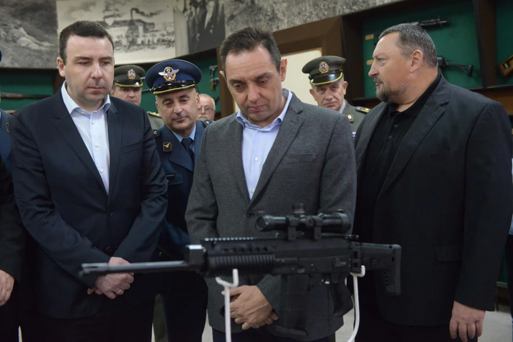 Narod plaća, Vučić kupuje podršku za opstanak 6 mladen petkovic vulin foto jovo mamula ministarstvo odbrane