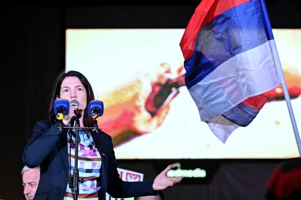 Dva i po upaljača i kutija šibicara 3 profimedia 0728679510