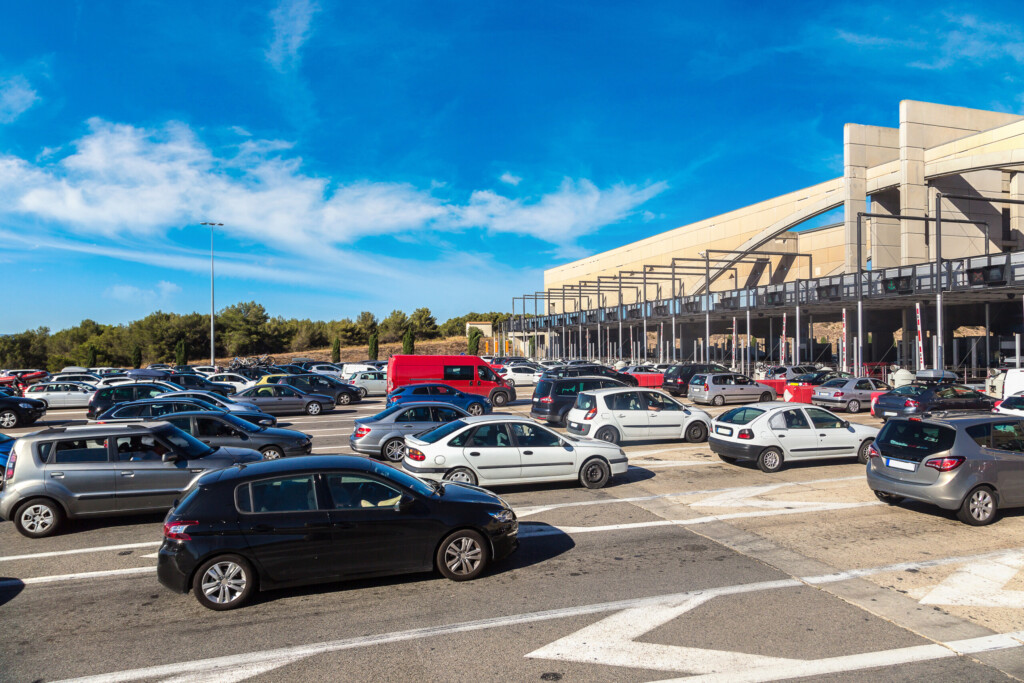 Građani Srbije duplo plaćaju auto-puteve 3 shutterstock 576464374