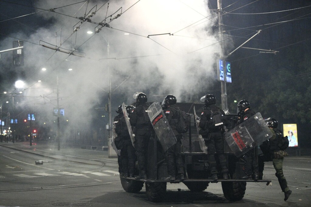 ANEM poziva na hitnu unutrašnju istragu povodom napada na Vuka Cvijića 2 Protest „Nismo vreca za udaranje 150825 Foto Filip Kraincanic 9