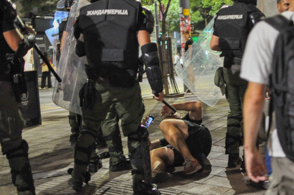 Zašto je policija toliko brutalna? 2 profimedia 1029382263