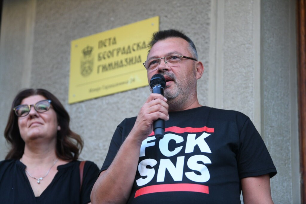 Teror nad školom, nastavnicima i učenicima 4 protest peta gimnazija 270825 foto filip kraincanic nova rs 21